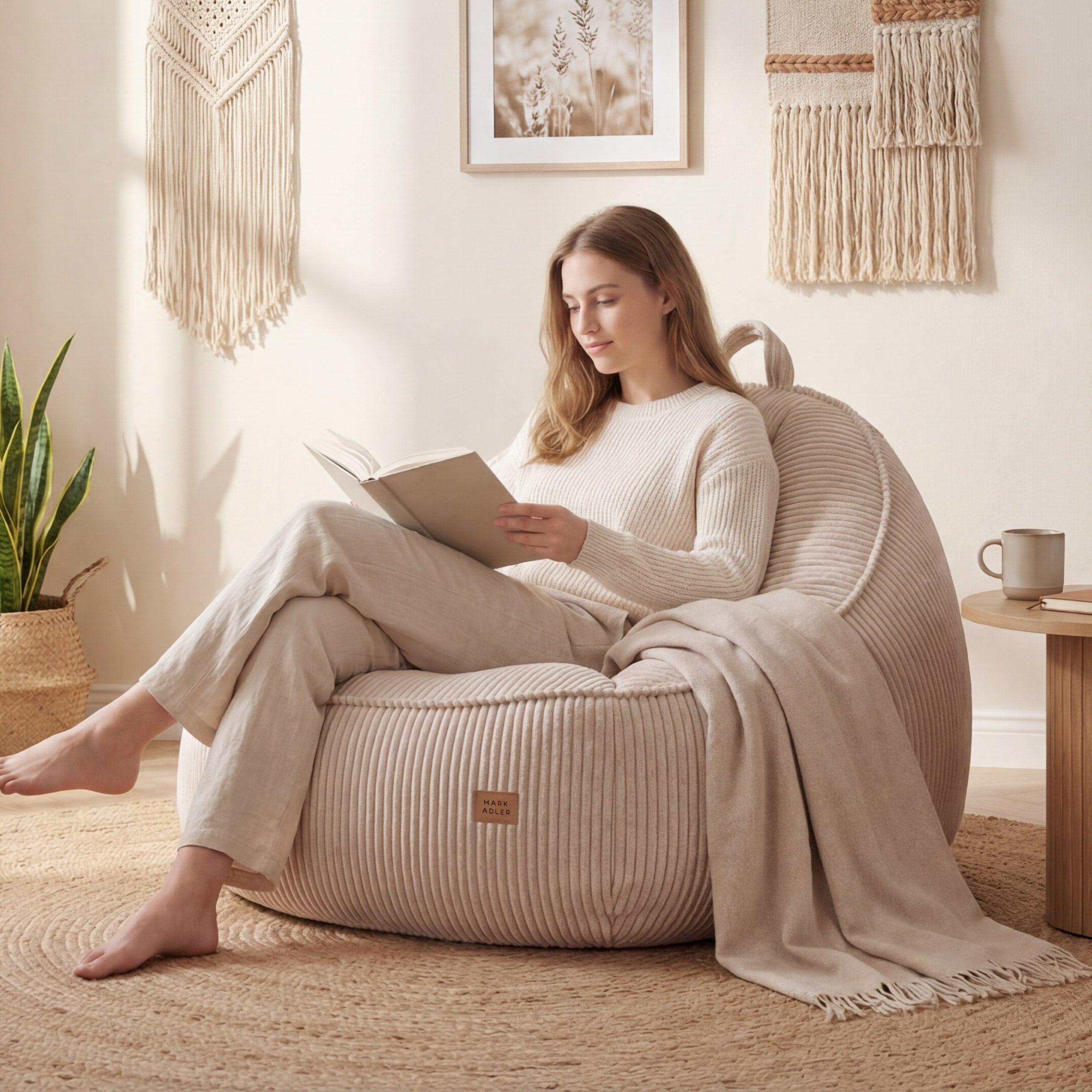 Sėdmaišis su atlošu iš velveto Mark Adler Comfy 4.0 Beige