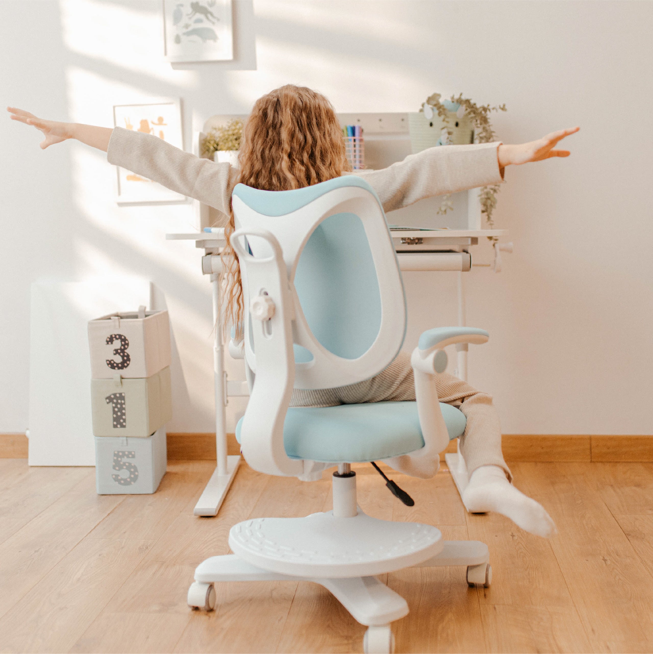 Ergonomiška vaikiška kėdutė Mark Adler Junior 4.6 Blue