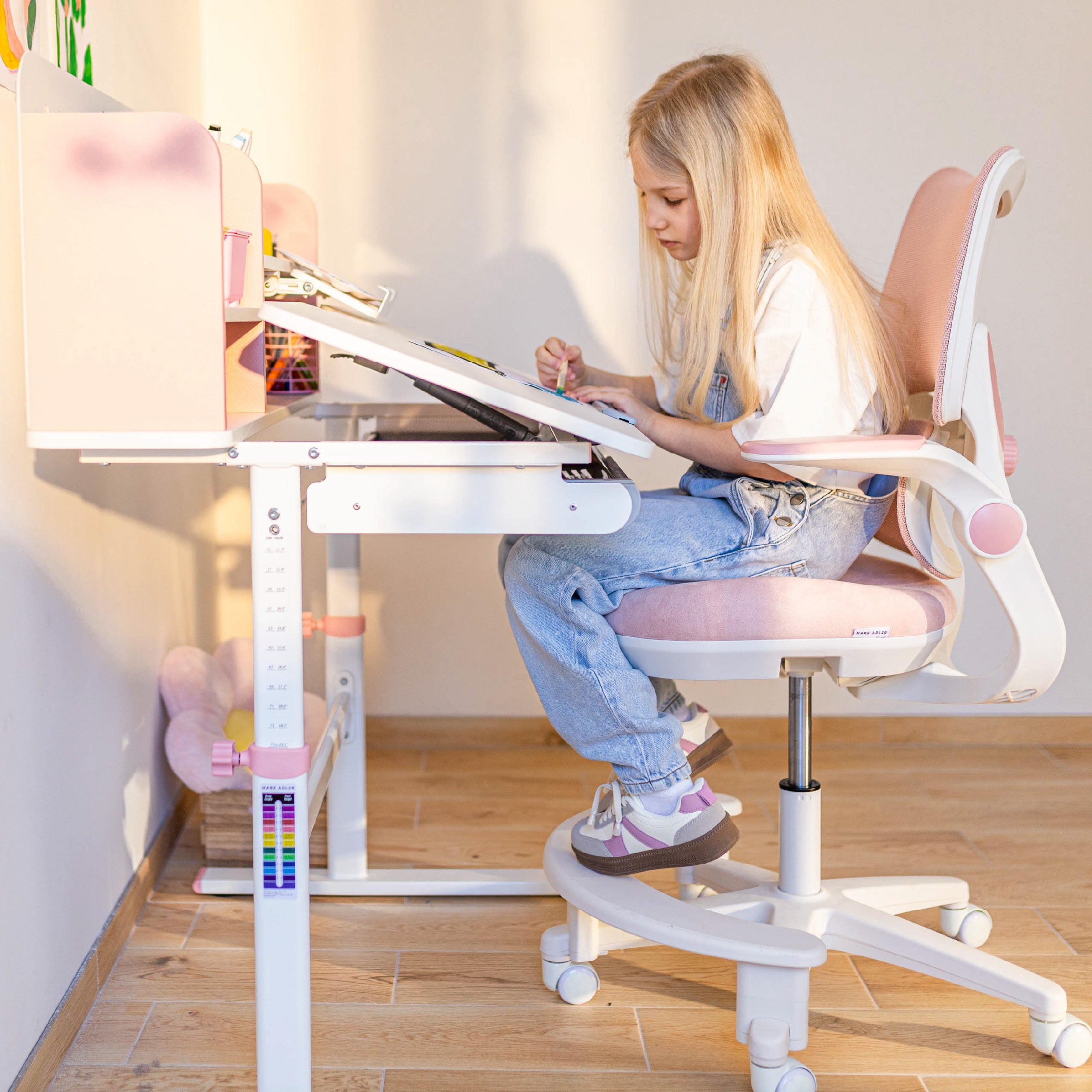 Vaikiška rašomojo stalo kėdė Mark Adler Junior 5.7 Pink
