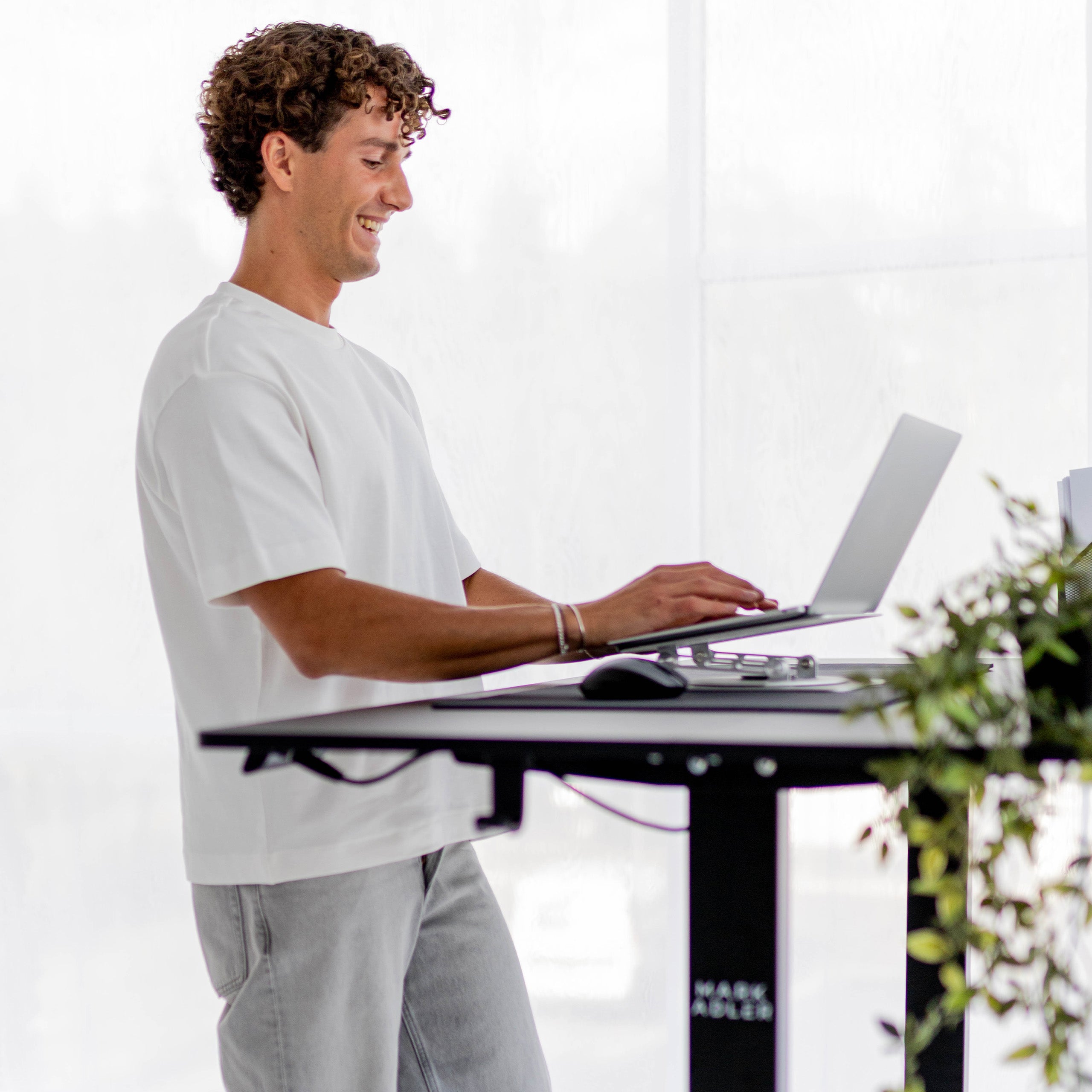 Ausinių, kuprinės ar krepšio laikiklis