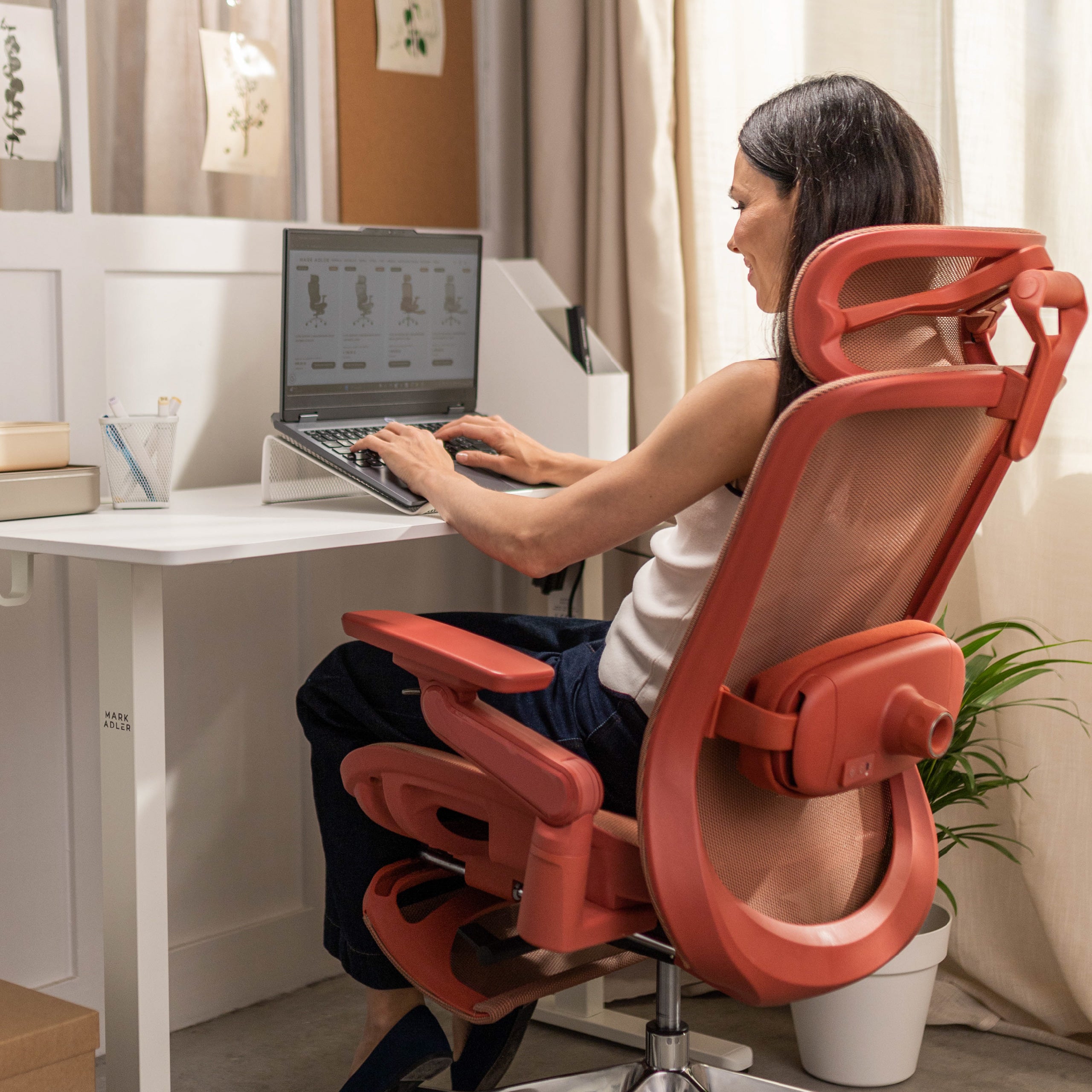 Ergonominė masažinė kėdė Mark Adler Leadpro 8.7 Red